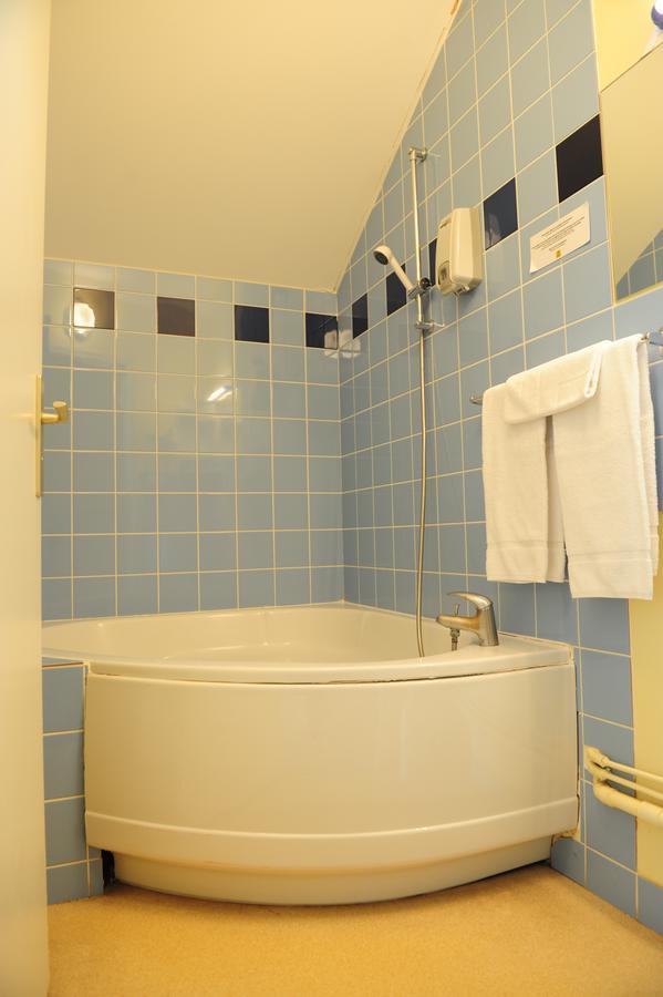 Logis Argonne Hotel Vouziers エクステリア 写真